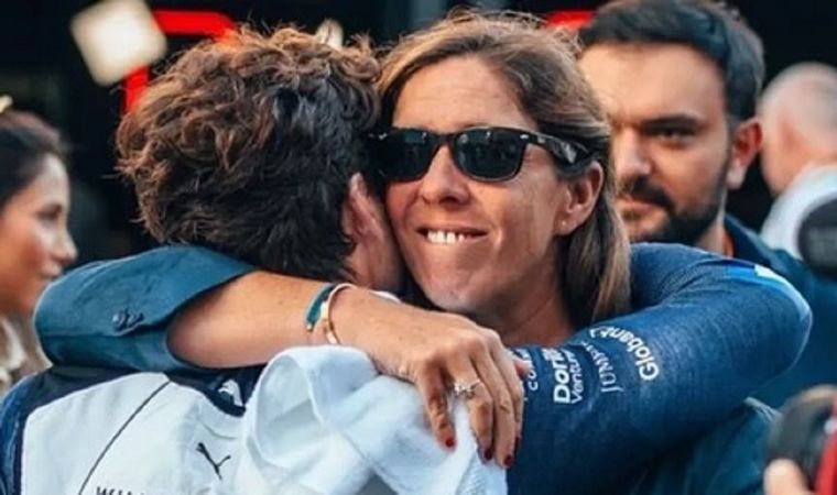 María Catarineu, mánager de Franco Colapinto, celebró la renovación con Alpine.&nbsp;