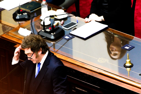 El Gobierno en vilo tras la resolución de un magistrado que suspendió 82 artículos de la reforma laboral. El Gobierno en vilo tras la resolución de un magistrado que suspendió 82 artículos de la reforma laboral.