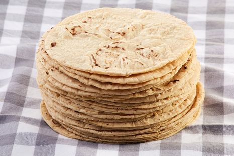 Receta de tortillas de maíz fáciles de preparar y sin complicaciones. Receta de tortillas de maíz fáciles de preparar y sin complicaciones.