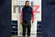 El sujeto fue capturado luego de que la propia víctima saliera a perseguirlo tras descubrir el robo de cables. El sujeto fue capturado luego de que la propia víctima saliera a perseguirlo tras descubrir el robo de cables.