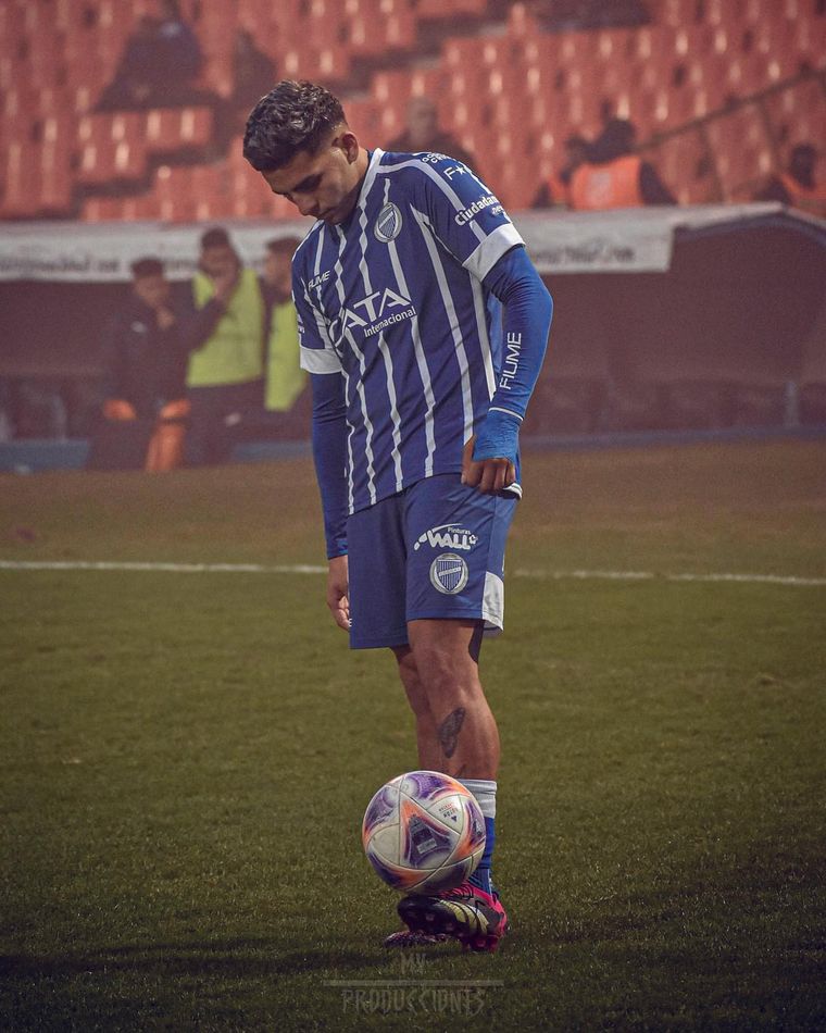 Hernán López Muñoz, con la camiseta del Tomba. Hernán López Muñoz, con la camiseta del Tomba. 