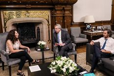 Alberto Fernández con la jefa de la AFI, Graciela Caamaño.