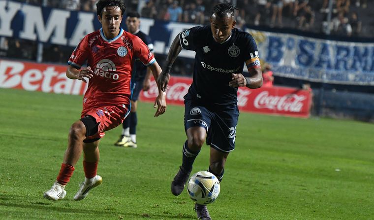 independiente rivadavia belgrano sebastian villa  (26)