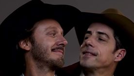 Expectativa por la obra de teatro. Expectativa por la obra de teatro.