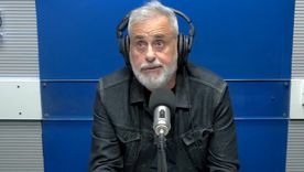 El periodista criticó duramente a Mariana Brey por la indignación que sintió en relación a los dichos de la panelista por los incidentes en el Congreso. Foto: YouTube @Radio10am