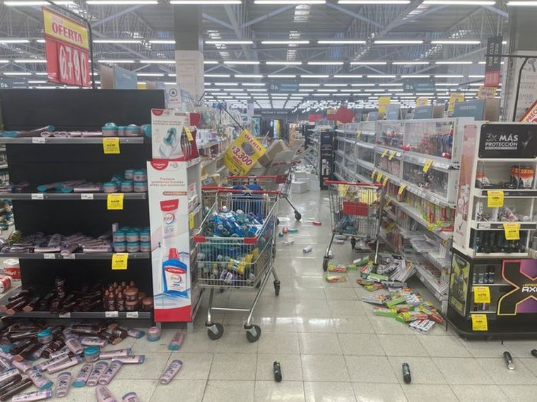 Así quedaron los supermercados en Atacama tras el sismo.