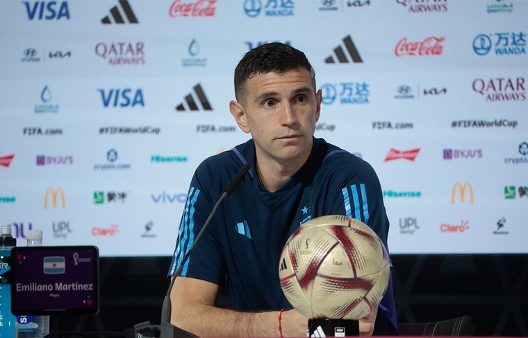 Emiliano Martínez Dibu habló en la previa de la final ante Francia. Foto: EFE