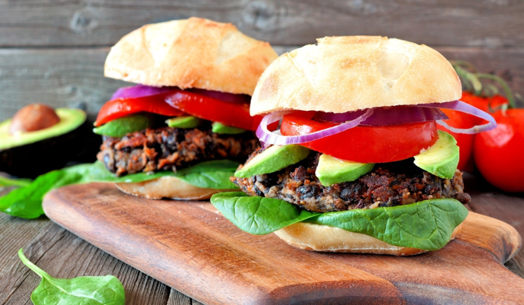 Cómo hacer hamburguesas de frijoles sin que se desmoronen Foto: Shutterstock