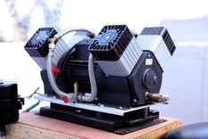 El motor con alimentación eléctrica remplazó totalmente el sistema de un ómnibus que funcionaba a combustión.(Foto: UNLP) Foto: UNLP El motor con alimentación eléctrica remplazó totalmente el sistema de un ómnibus que funcionaba a combustión.(Foto: UNLP) Foto: UNLP