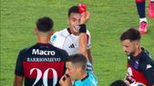 Sebastián Zunino le sacó roja directa a Fausto Vera y el VAR avaló la decisión sin revisión en campo. Sebastián Zunino le sacó roja directa a Fausto Vera y el VAR avaló la decisión sin revisión en campo.