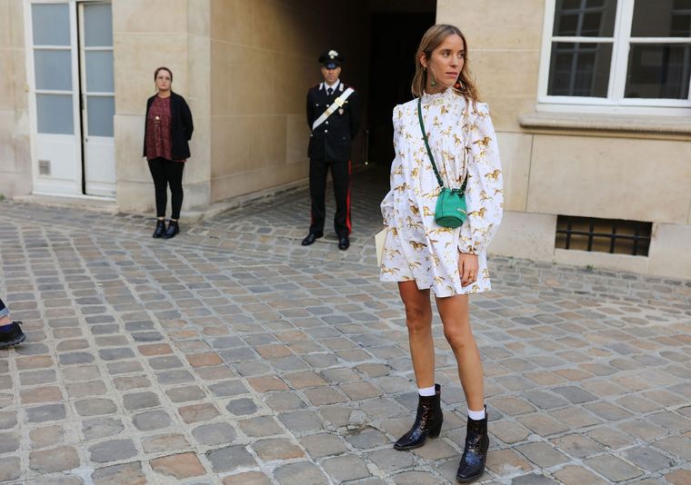 De día o de noche, los vestidos son una prenda muy versátil. Foto: Vogue