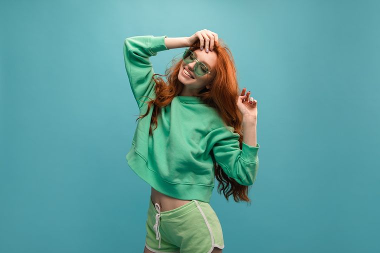 Con estos movimientos no solo activas tus sensores de felicidad, sino también te mantendrás en forma Foto: Shutterstock