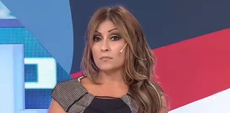 Marcela Tauro insultó a los políticos en campaña.