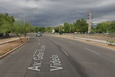La peligrosa curva de la Costanera donde se produjo el accidente fatal de este viernes. La peligrosa curva de la Costanera donde se produjo el accidente fatal de este viernes.