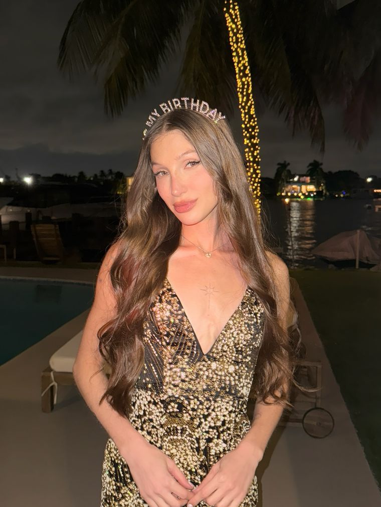 Yami Safdie, la telonera de Dua Lipa. Yami Safdie, la telonera de Dua Lipa.