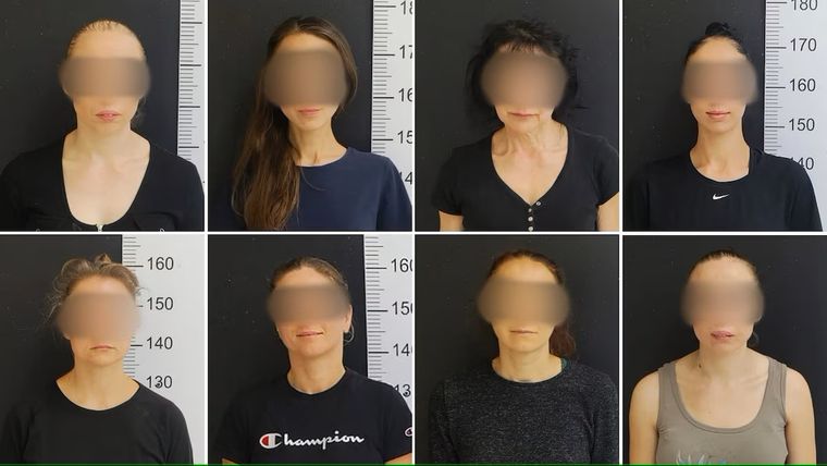 8 de las 19 mujeres detindas acusadas por ser partícipes de una organización cirminal. Foto: X