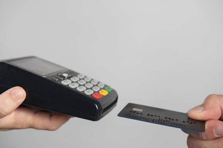 Atención: pagar con el contactless puede ser seguro pero el uso de billeteras virtuales es mejor. Atención: pagar con el contactless puede ser seguro pero el uso de billeteras virtuales es mejor.