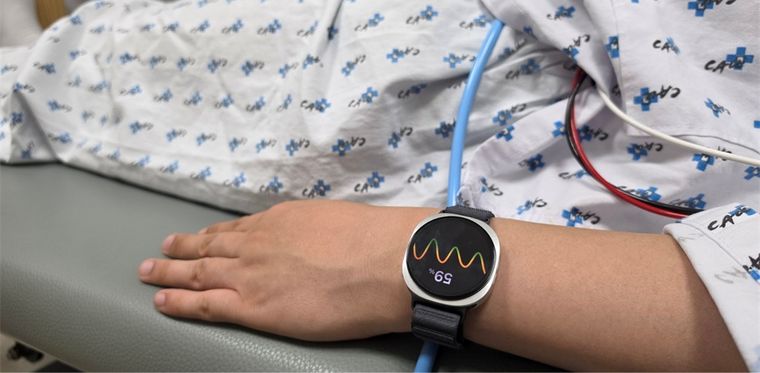 Tecnología PPG: los sensores de los smartwatches actuales poseen la capacidad técnica de registrar cambios mínimos en el flujo sanguíneo. Tecnología PPG: los sensores de los smartwatches actuales poseen la capacidad técnica de registrar cambios mínimos en el flujo sanguíneo.