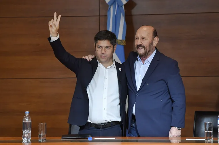 El gobernador bonaerense Axel Kicillof y formoseño Gildo Insfran. El histórico formoseño, jefe político de José Mayans en el Senado, suelta de a poco a CFK 