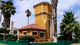 Este pueblo está a dos horas la capital puntana. Este pueblo está a dos horas la capital puntana.