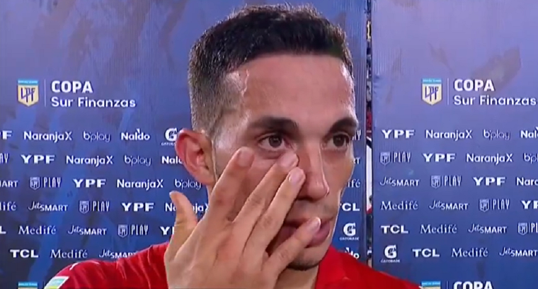 El futbolista fue elegido como la figura de la cancha. Foto: Captura de TV