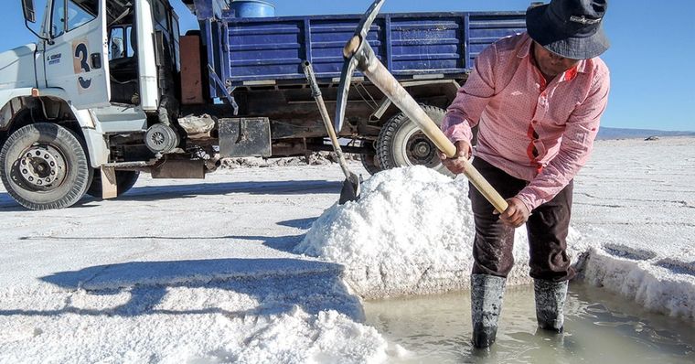 El litio nos incluye como país en un buen futuro por delante, pero hay cuestiones clave a determinar para aprovechar la oportunidad. Foto: Youtube