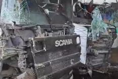 Así quedaron los dos camiones siniestrados. Foto: Gentileza. Así quedaron los dos camiones siniestrados. Foto: Gentileza.