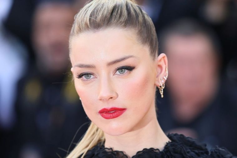 Foto: https://www.brigitte.de/aktuell/amber-heard--schauspielerin-scheitert-mit-aufhebungsantrag-vor-gericht-13355756.html