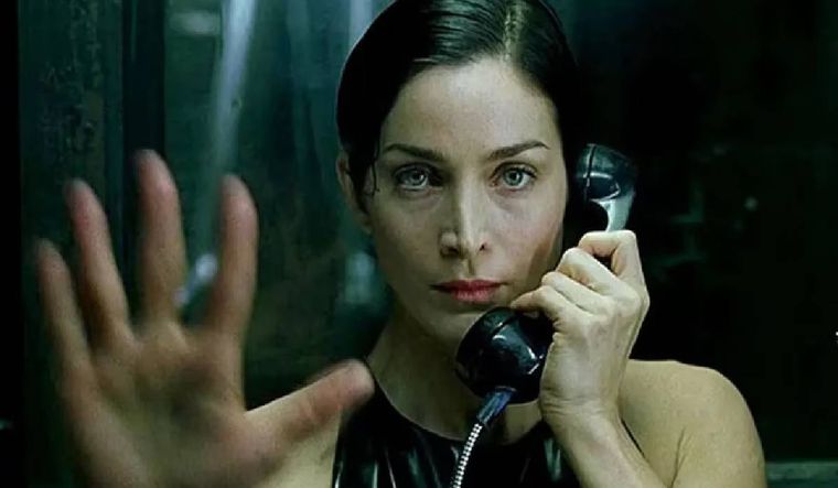 Pasaron 24 años desde que Carrie Anne Moss trabajó por primera vez en la franquicia The Matrix.