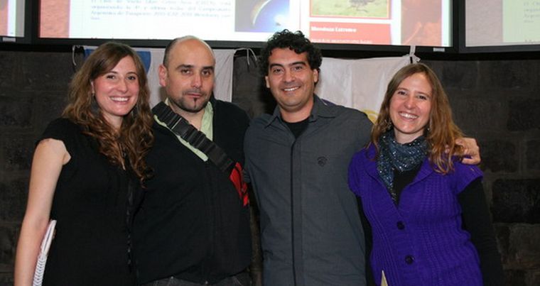 Los mentores de mendozaextremo.com: las hermanas Erica y Diana Chiani junto a David Barroso y Walter Moreno. Foto: Gentileza