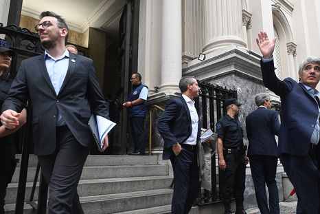 En el sistema financiero destacan que desde la asunción de Javier Milei los bancos volvieron a trabajar de bancos, porque dejaron de financiar el déficit fiscal. En el sistema financiero destacan que desde la asunción de Javier Milei los bancos volvieron a trabajar de bancos, porque dejaron de financiar el déficit fiscal.