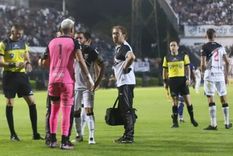 Los incidentes ocurrieron apenas comenzó el segundo tiempo y así sacaron al arquero de la cancha Los incidentes ocurrieron apenas comenzó el segundo tiempo y así sacaron al arquero de la cancha