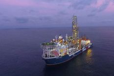 YPF y Eni tienen cifradas expectativas en la exploración offshore frente a las costas uruguayas en virtud de algunos estudios que indican similitudes con la costa africana de Namibia donde se han dado importantes descubrimientos de petróleo y gas.&nbsp;