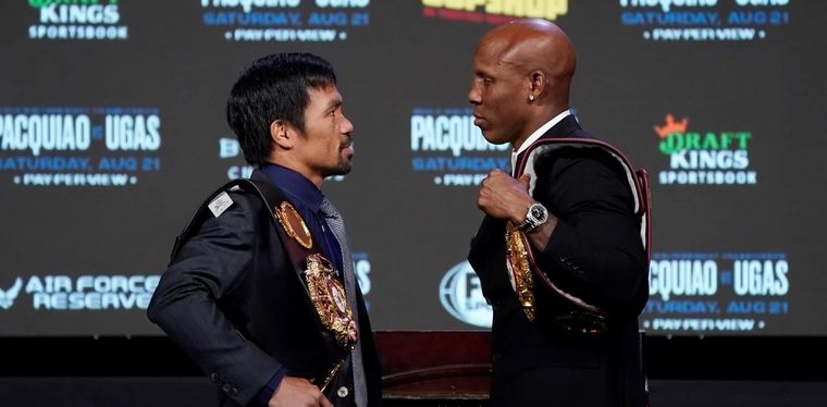 Manny Pacquiao y Yordenis Ugás, cara a cara antes de la pelea. Foto: Clarín