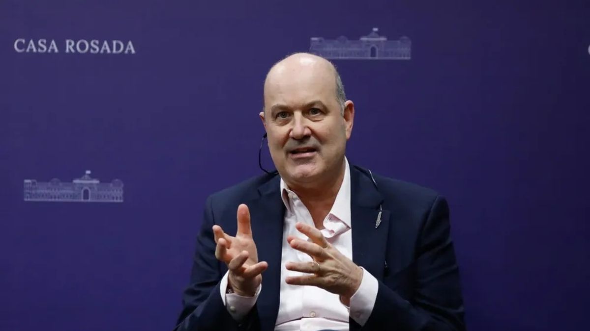 Sturzenegger denunció ineficiencia en el Servicio Meteorológico y pretende echar al 85% del personal