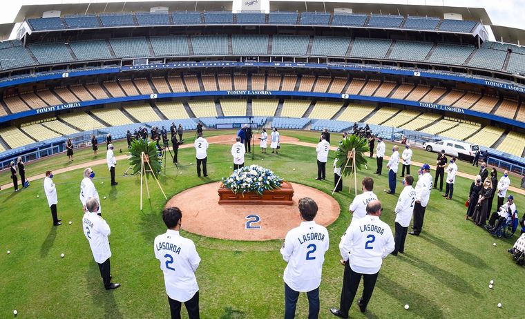Los restos de Tommy Lasorda visitaron por última vez el Dodger Stadium. Foto: @Dodgers