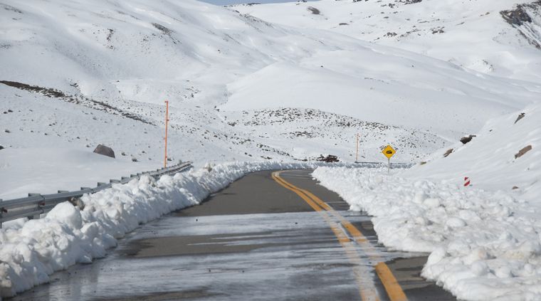 ruta con nieve paso a chile por malargue (9).JPG