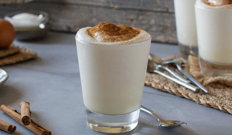 La receta de leche merengada tiene su origen en la cocina tradicional española y se consume desde hace siglos. La receta de leche merengada tiene su origen en la cocina tradicional española y se consume desde hace siglos.