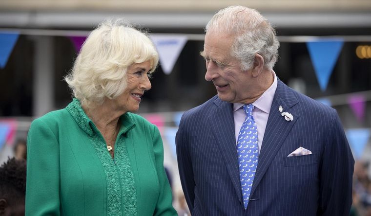 Camila y Carlos III El rey Carlos III se verá coronado y estará acompañado por Camila. Foto: Efe.