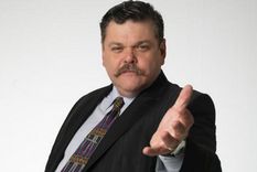 casero contra chavez: me tiro un pedo cuando lo veo