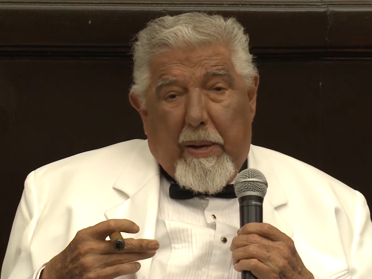 Foto: https://es.wikipedia.org/wiki/Rub%C3%A9n_Aguirre