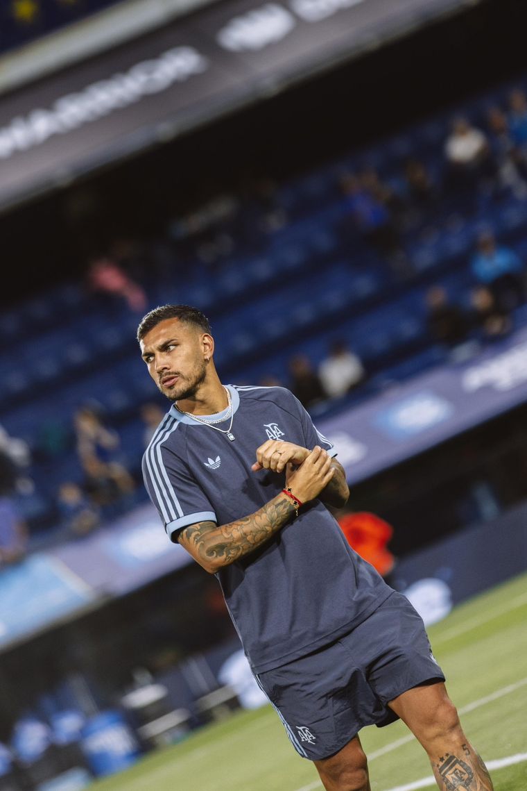 Leandro Paredes vuelve a Boca y será presentado ante una multitud en La Bombonera.