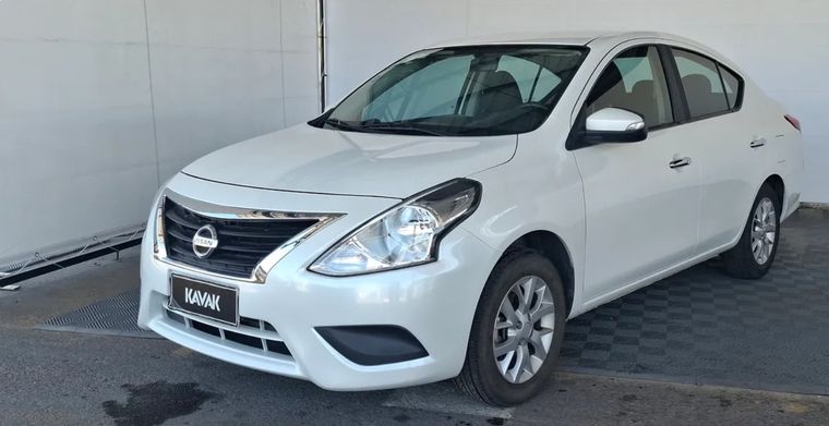 El auto Nissan Versa que Mariano Casares reservó con Kavak. El auto Nissan Versa que Mariano Casares reservó con Kavak.