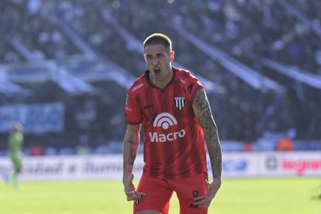 Agustín Módica marcó un triplete para el triunfazo histórico de Gimnasia de Mendoza en el Bosque.&nbsp;