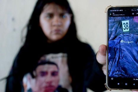 Algunos familiares de desaparecidos identificaron pertenencias de sus seres queridos entre los hallazgos del Rancho Izaguirre. Algunos familiares de desaparecidos identificaron pertenencias de sus seres queridos entre los hallazgos del Rancho Izaguirre.