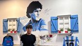 Su segundo nombre, Armando, es un homenaje de su padre turco-alemán al ídolo máximo del fútbol nacional.