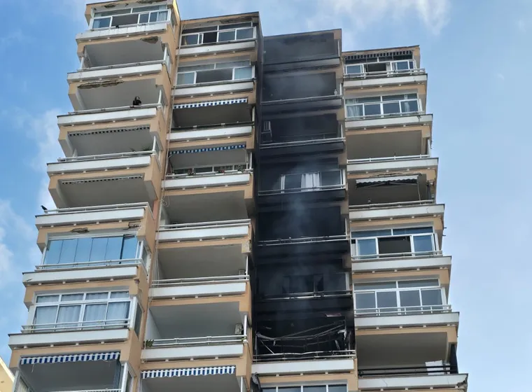 El incendio comenzó esta madrugada en un edificio de la isla española de Mallorca.
