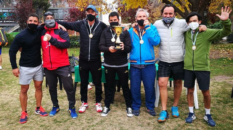 Vistalba se quedó con la Copa en Caballeros +45 C. Foto: Juan Borsani/MDZ
