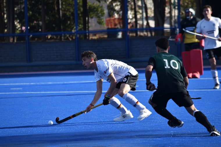 Alemán lidera en soledad en el inicio del Clausura. Foto: Prensa Alemán