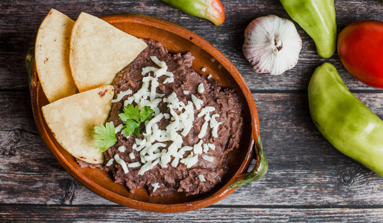 Esta receta es tan popular que ha trascendido fronteras, convirtiéndose en un acompañamiento indispensable en la gastronomía tex-mex y latinoamericana.